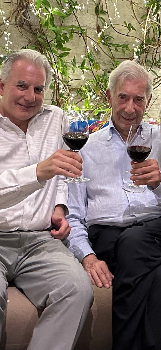 Álvaro Vargas Llosa tweet media