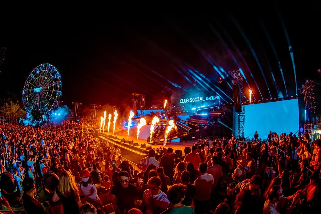 EDMmonterrey's tweet photo. 🚨 ¡10 AÑOS! 🚨 
Si, así como lo lees, Club Social KIA cumple ya 10 años con @TecatePalNorte ✨😮‍💨 

Y para celebrarlo la pasamos en grande y con un increíble escenario 💪🏻🤠 

Aquí te dejamos unas fotitos de cómo se vivió el Viernes 👏🏻😏 

#ClubSocialKia #Palnorte #edm #raver https://t.co/qvdS7hPtLT
