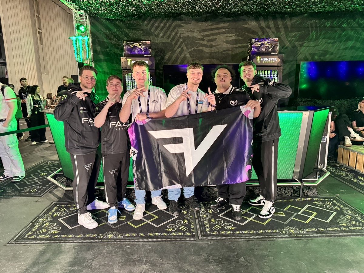 TheJTrain15's tweet photo. Thankyou GOATs🫡🫡🫡 #FaZeUp @SimpXO @abuzaaah @Drazah @04DaDon @FaZe_Vegas https://t.co/qwmW4pVdzd