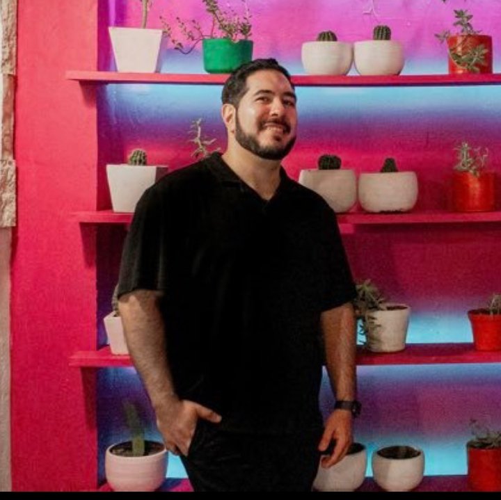 Rojo Versace tweet media