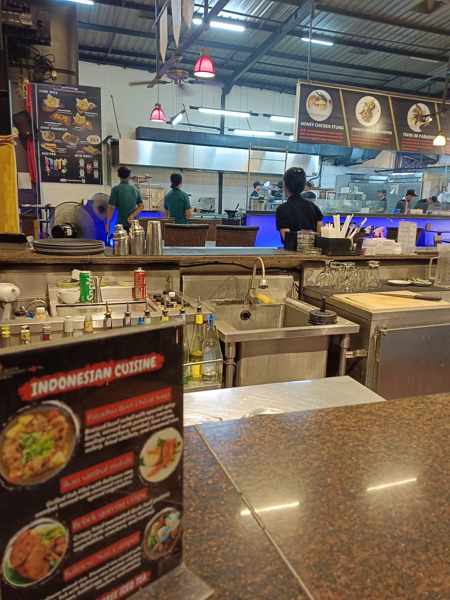 S̶ p̶ e̶ e̶ d̶- tweet media