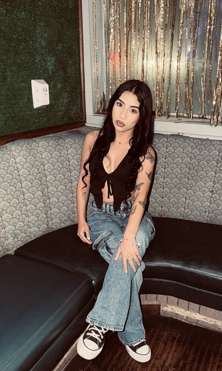 𝚟𝚒 tweet media