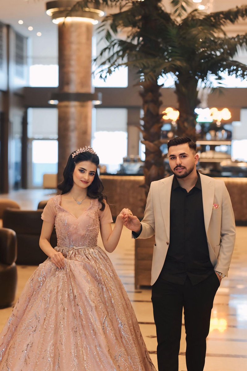 Bugün yeğenim Özcan &amp; Dilan kızımızın evlilik öncesindeki ilk adımlarına tanıklık ederek nişan yüzüklerini takıp, kurdelesini kestik.
Rabbimden kendilerine güzel bir gelecek niyaz ediyorum.