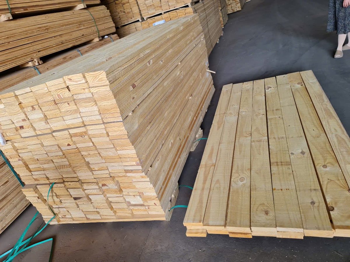 Ducgo2023's tweet photo. Thông Argentina dày 2.6p mặt fix 13p dài 3.35m. 
Chất lượng COL. Bác nào cần nhắn em nhé!
Zalo : 0949333795 Đức Gỗ
Biên Hoà - Đồng Nai
#gothong https://t.co/FhAqKLU2UE