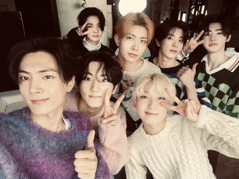 enhatoop tweet media