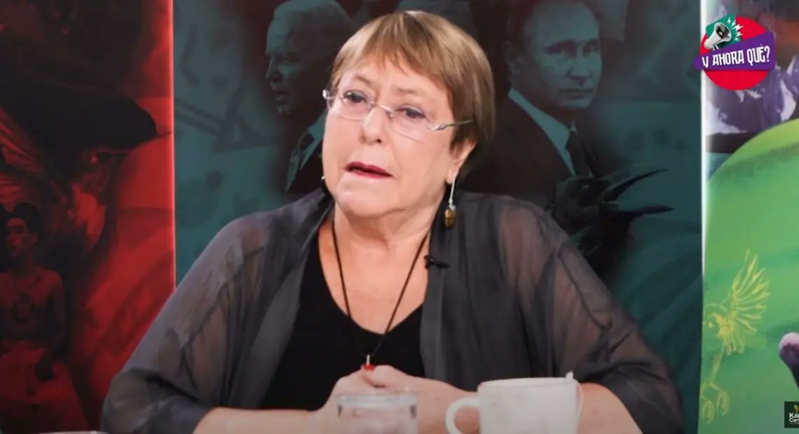 Bachelet y el odio político: por qué su figura incomoda tanto a la derecha chilena

Hay figuras políticas que se discuten.
Y hay figuras que incomodan.
Michelle Bachelet pertenece a la segunda categoría.

No porque haya sido perfecta —ningún liderazgo lo es—, sino porque alteró