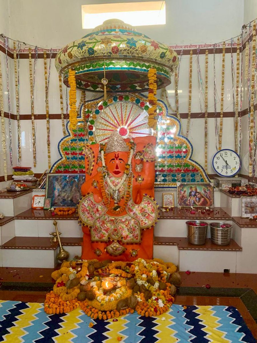 राघौगढ़ की पावन धरा पर आज आस्था, सेवा और जनसंपर्क का सशक्त संगम देखने को मिला।
लोकप्रिय विधायक, आदरणीय श्री <a href="/JVSinghINC/">Jaivardhan Singh</a> जी के साथ भैसाना आश्रम में श्री हनुमान जी महाराज के दर्शन कर प्रदेश की खुशहाली, विकास और जनकल्याण की कामना की। साथ ही परम पूज्य गुरुदेव श्री गुड्डा जी महाराज से