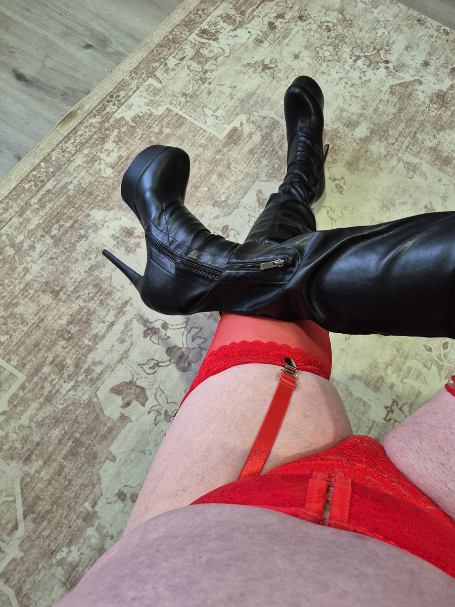 dicksleeve53's tweet photo. Loving My New Slut Boots https://t.co/dVCXtRA0XF