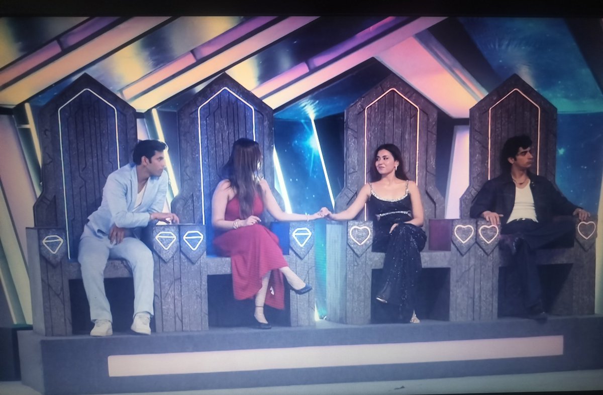 champagnebinges's tweet photo. Set of bestfriends on the throne 
#SplitsvillaX6 https://t.co/2xfqrGrCBF