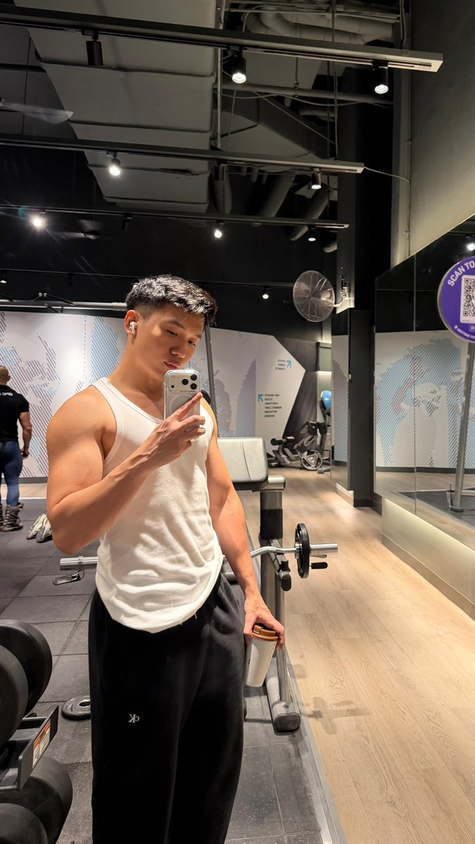 seb 💘 tweet media