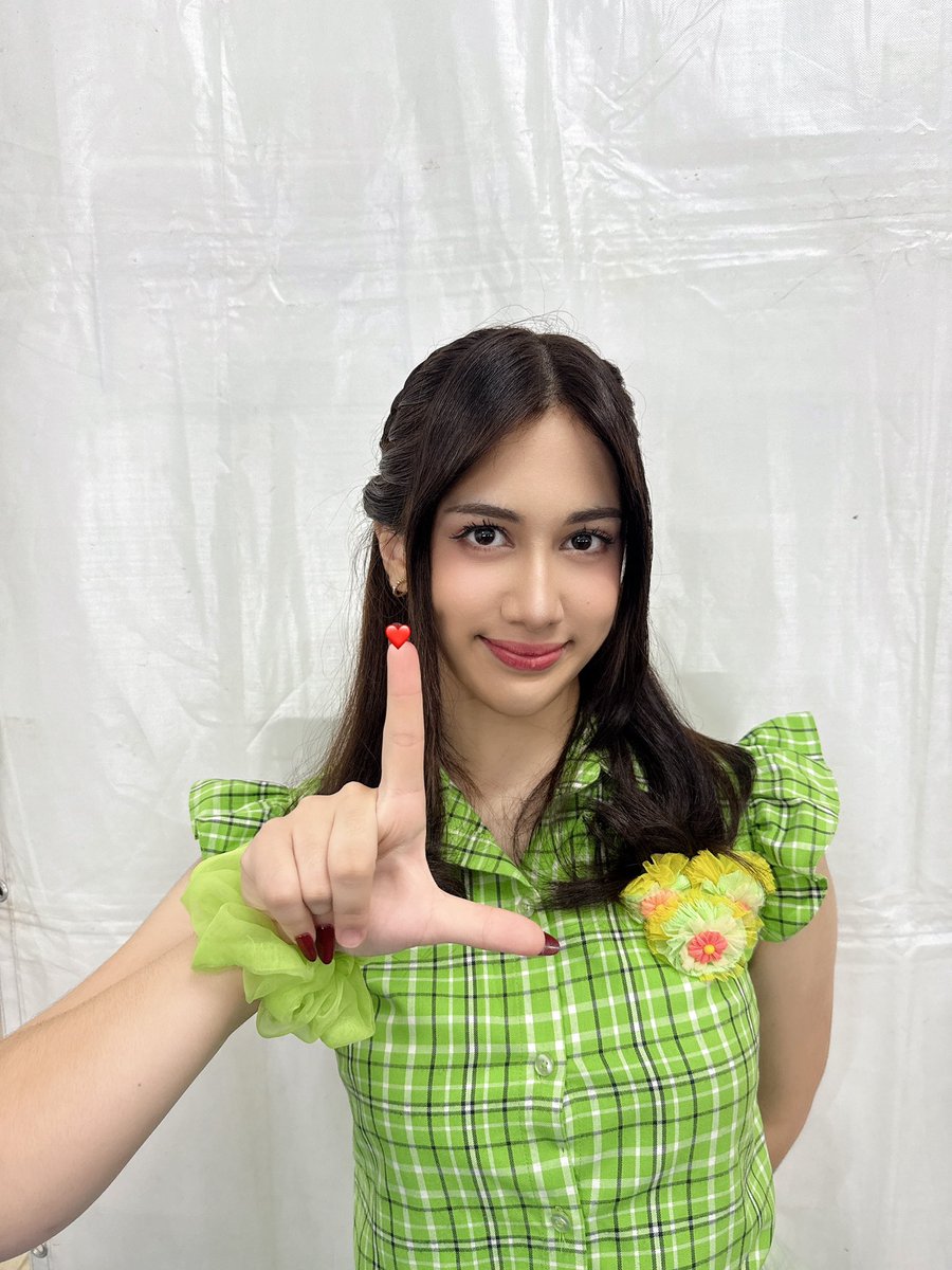 Chelsea Davina tweet media