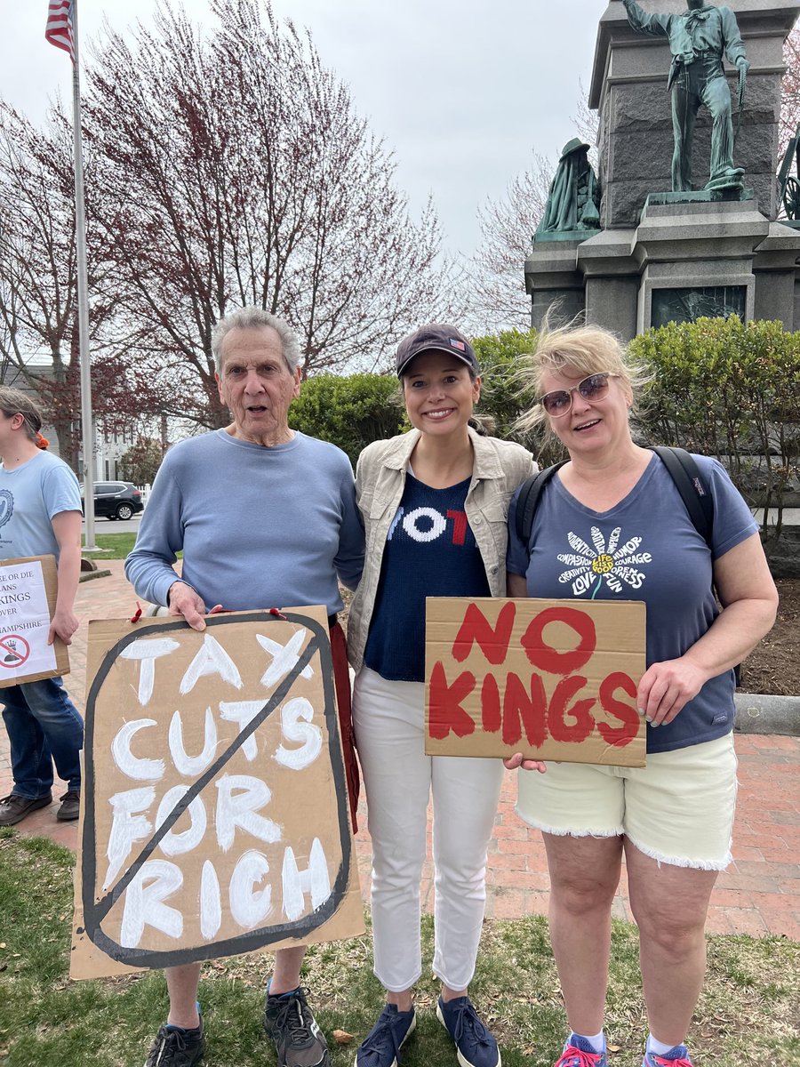 Maggie Goodlander tweet media