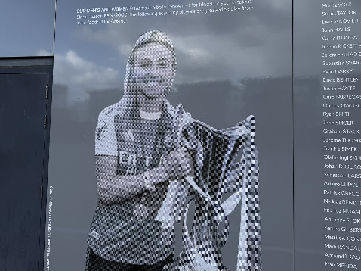 RobbieMTSi tweet media