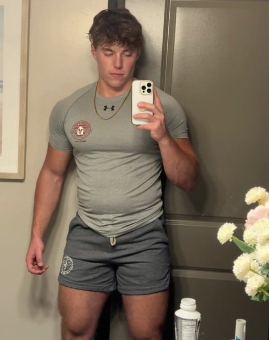 Stan Base tweet media