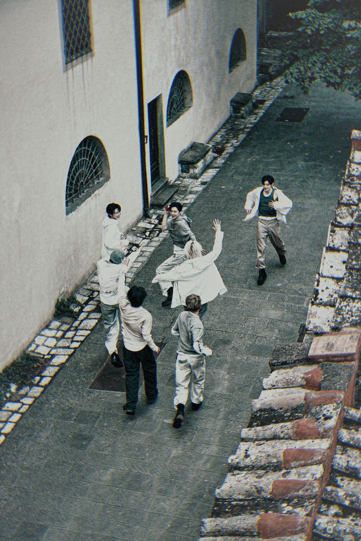 Enhaxthetic tweet media