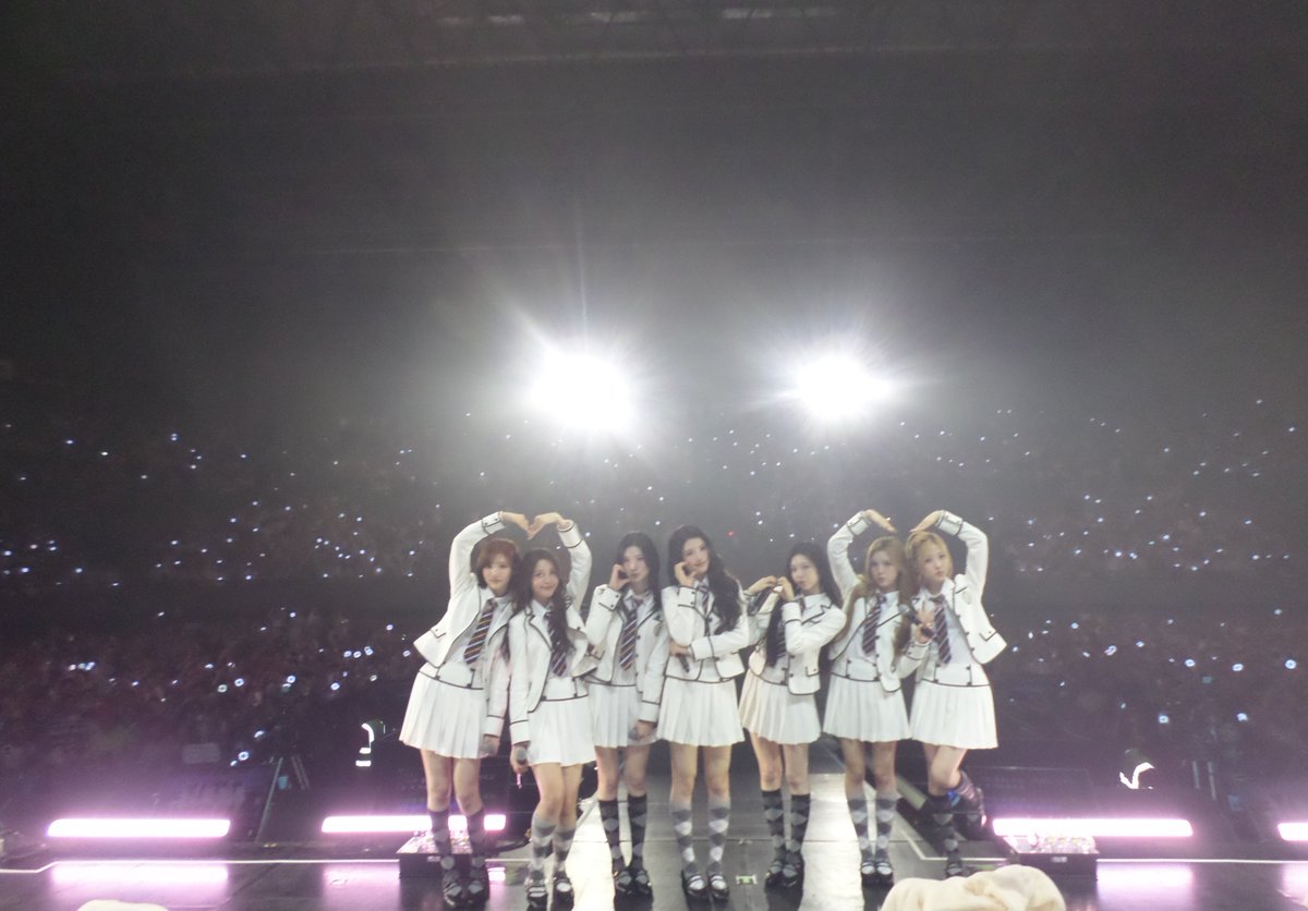 박 𝕓𝕓𝕝𝕦𝕖𝄒 tweet media