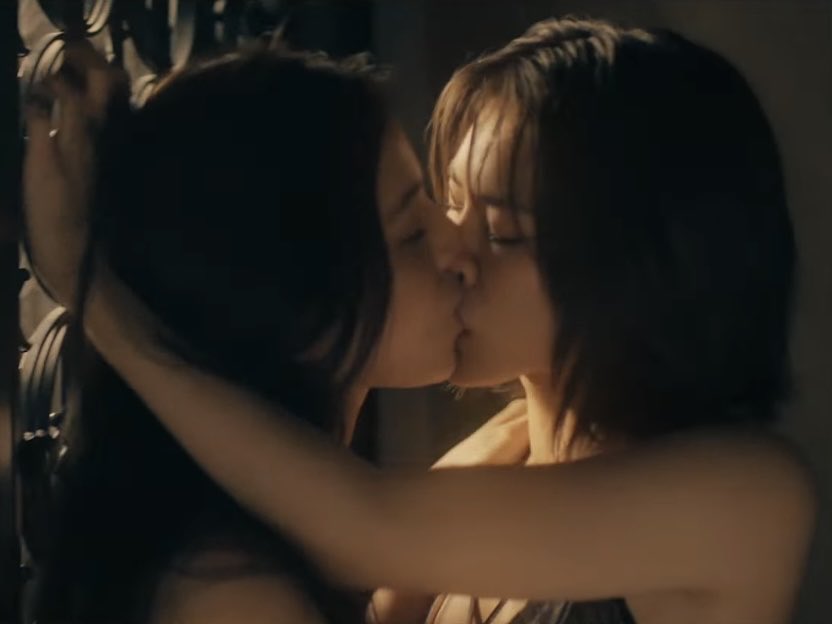 lena 🦋 tweet media