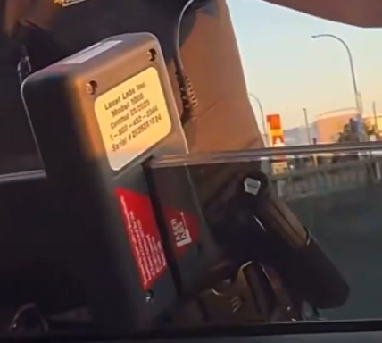 PhoqueTwitch tweet media