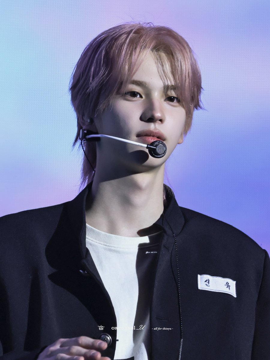 carousel_U tweet media