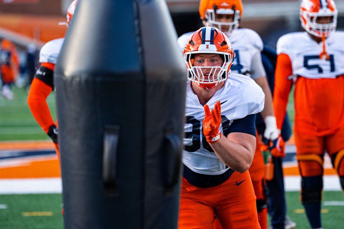 Illinois Football tweet media