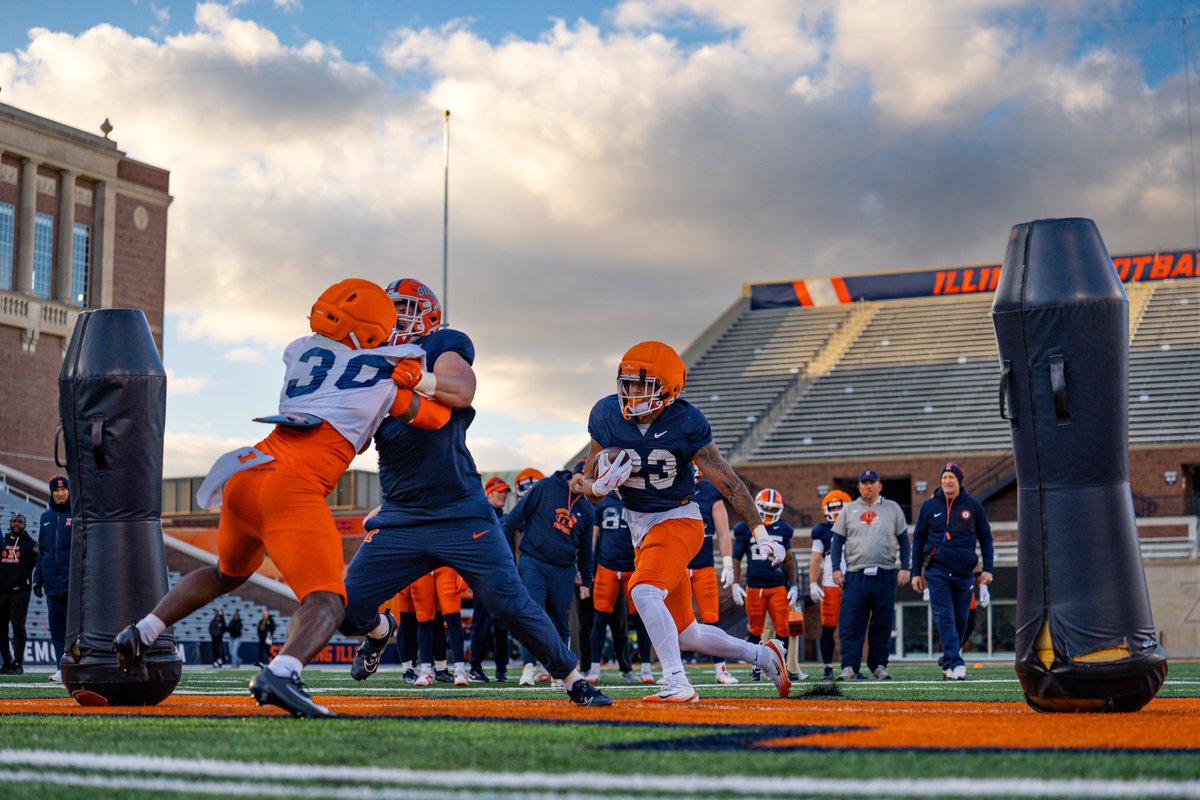 Illinois Football tweet media