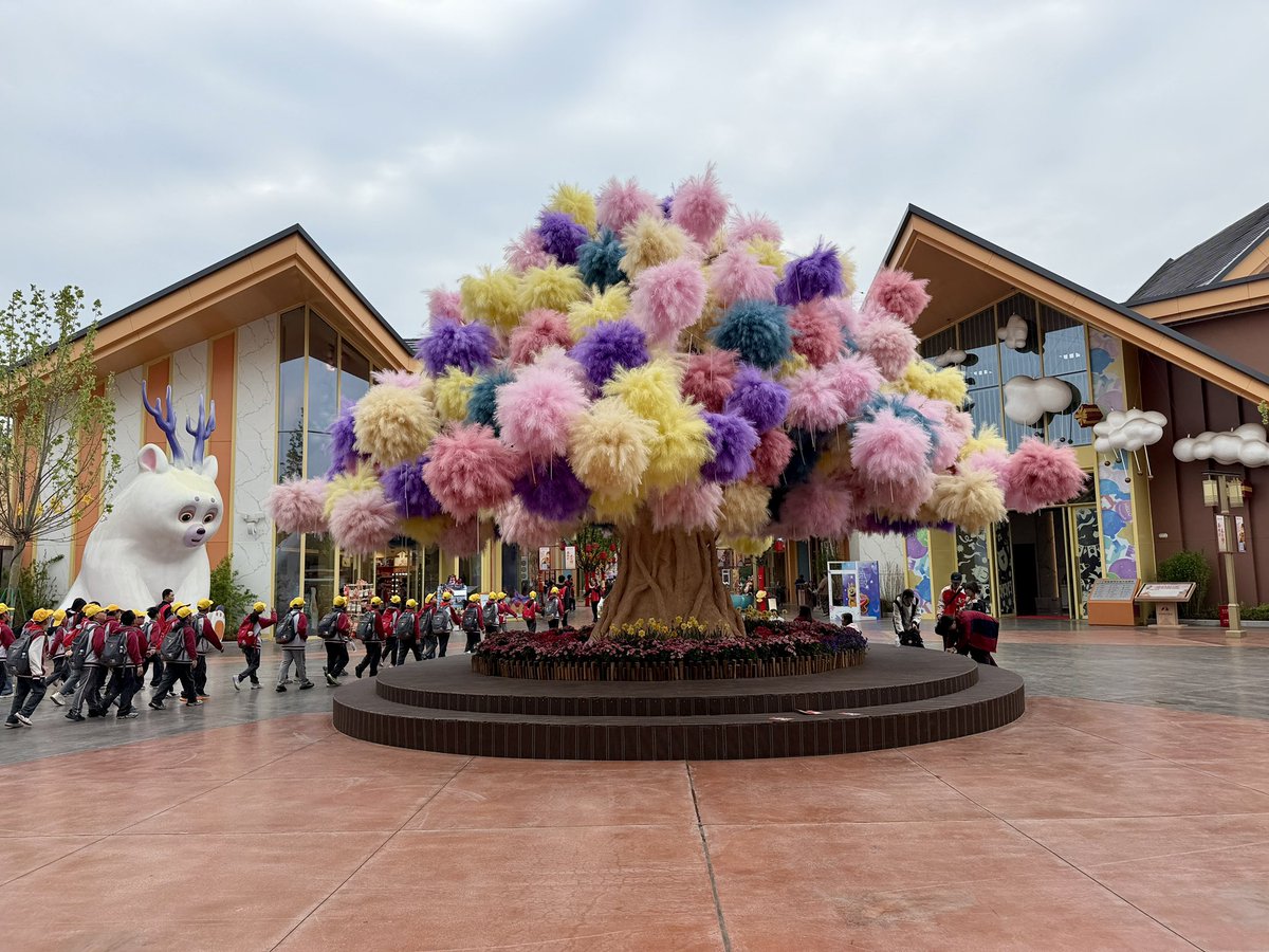 Attractions 360° tweet media