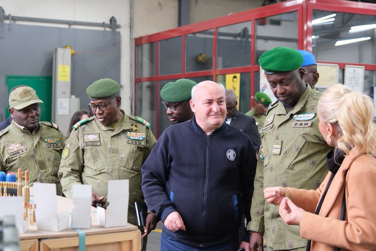 TurkishCentury's tweet image. 🇳🇪🇹🇷 #Niger's #defense relations with Türkiye continue to deepen with a delegation visiting #firearms giant #MKE today to explore new avenues of cooperation, including local joint-production in the brotherly African country. 🪖 #Niamey
