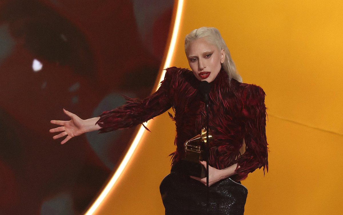 MayhemwithGaga tweet media