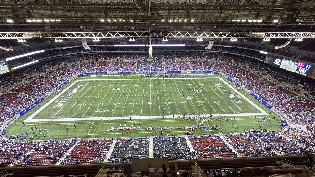 JacobCersosimo's tweet image. The Battlehawks are back ⚔️ 

At the Dome this morning as the Battlehawks begin the season with the DC Defenders. O’Fallon, IL native Tucker McCann gets the first points of the season for his hometown team with a 58-yard FG. 

@KMOV | @MatrixMidwest
