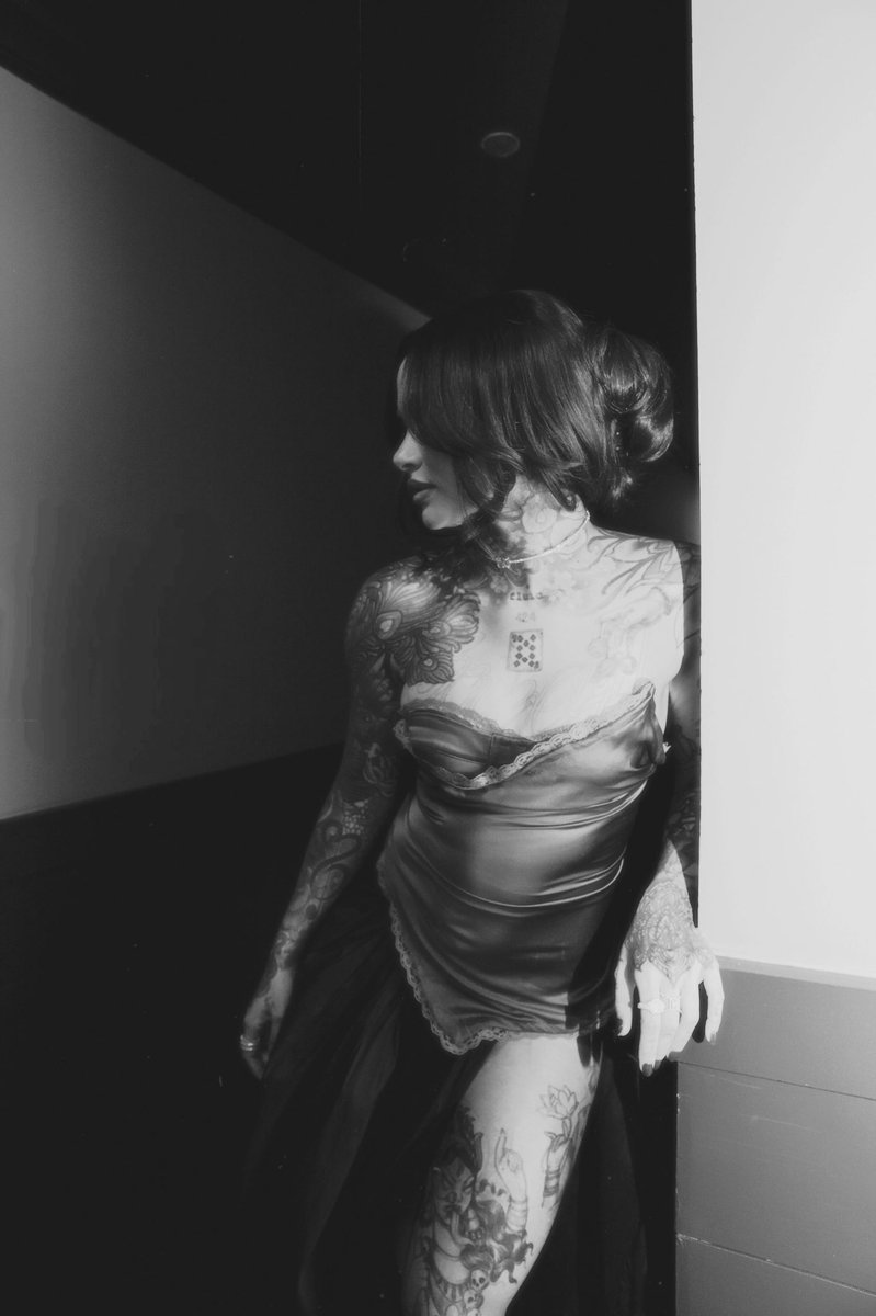 yezir ° tweet media