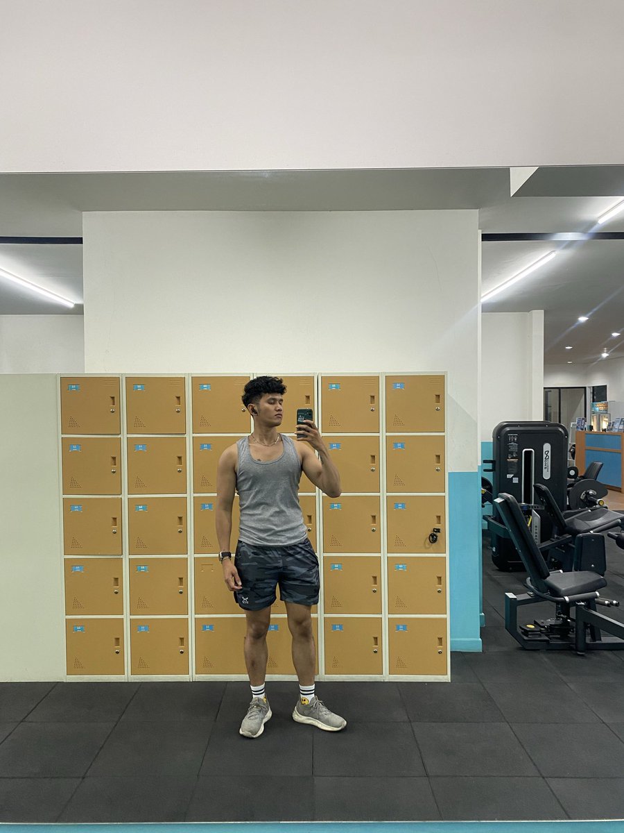 Bertobackpacker's tweet photo. Sabtu itu enaknya legday, biar pas malam minggu testosteron naik siap tempur. Minggunya rest. Ada yg samaan kah https://t.co/y0bh3PJVMe