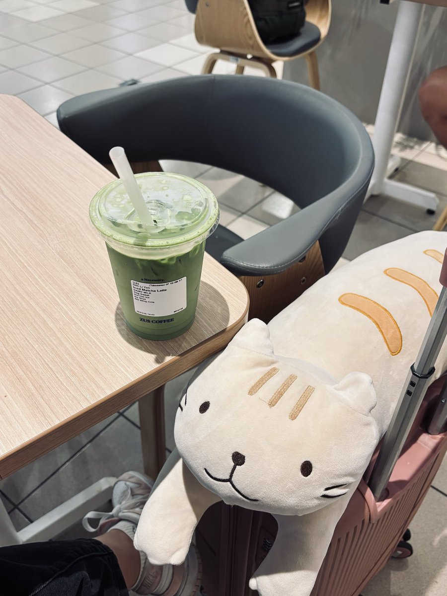 ifhybisly's tweet photo. me and airport 🤝🏻 https://t.co/SLG14fohgn