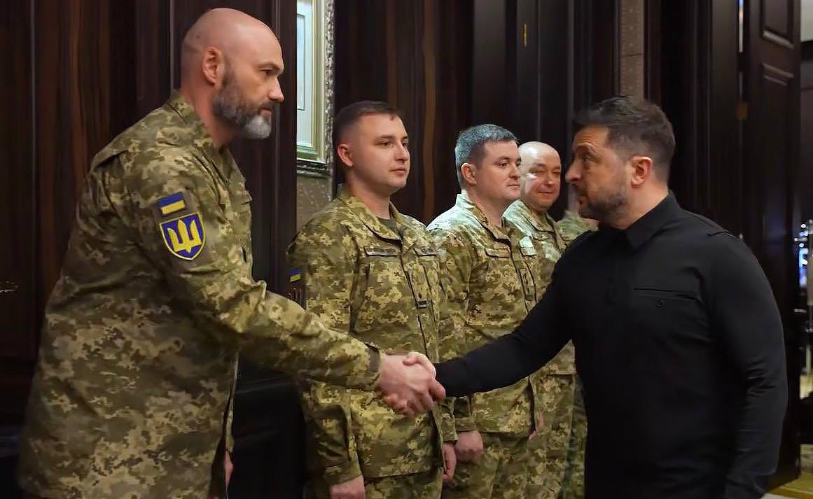 laralara tweet media