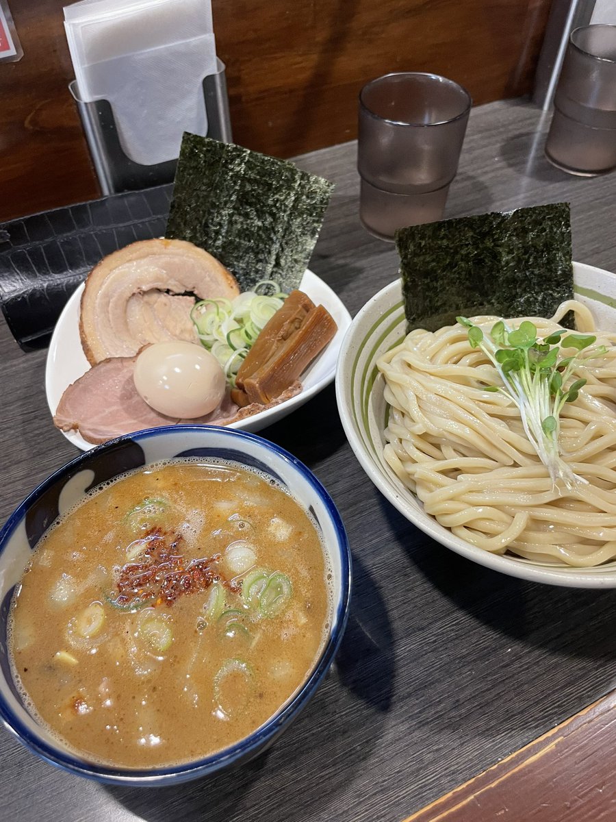 一昨晩は奔放さんへ。限定をいただきました。言わずもがな絶品です。

#日本一麺
#ごちそうさまでした2
#とても嬉しかったです
#いつもありがとうございます