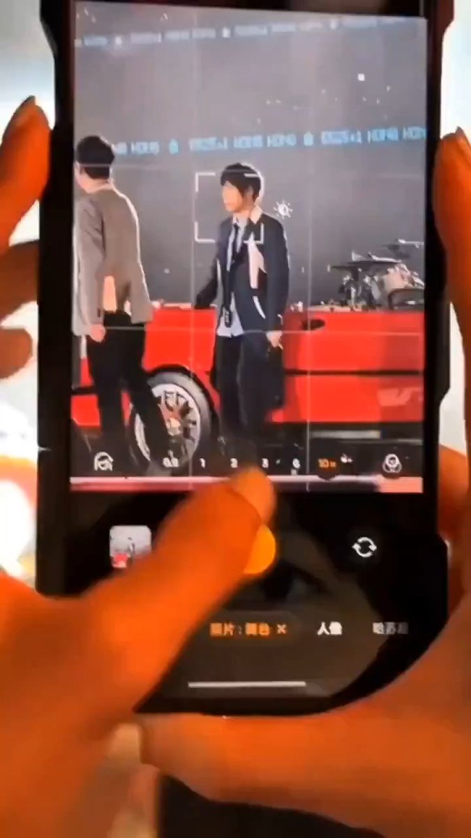 Gm_t18's tweet image. 🚨 BREAKING: OPPO Find X9 Ultra Camera UI Revealed 

A fully revamped and less cluttered camera interface. 
Light and shadow texture brought to the camera app finally!!! 

Thoughts?? 
#oppo #oppofindx9ultra