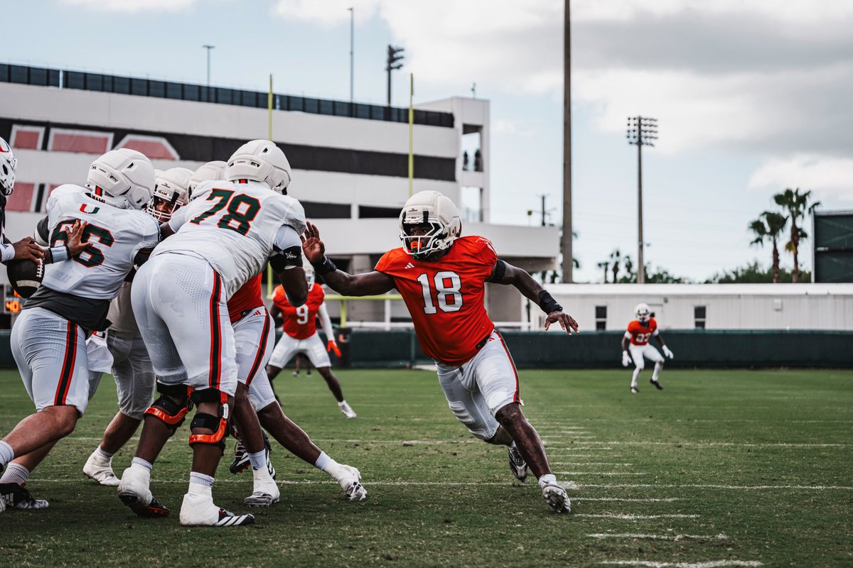 Valentiauntrell Kennedy Blount tweet media