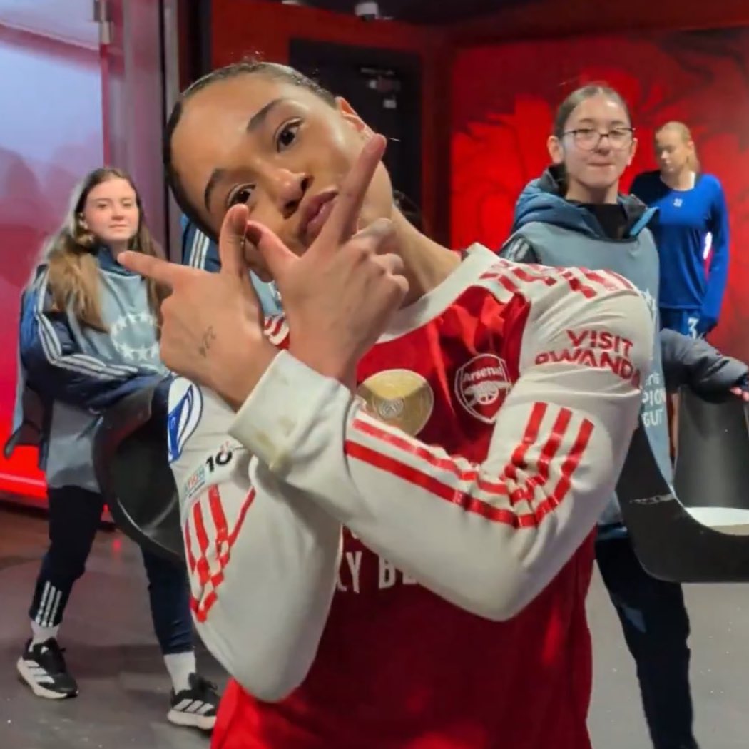 gooooooooner 🏆🏆 tweet media