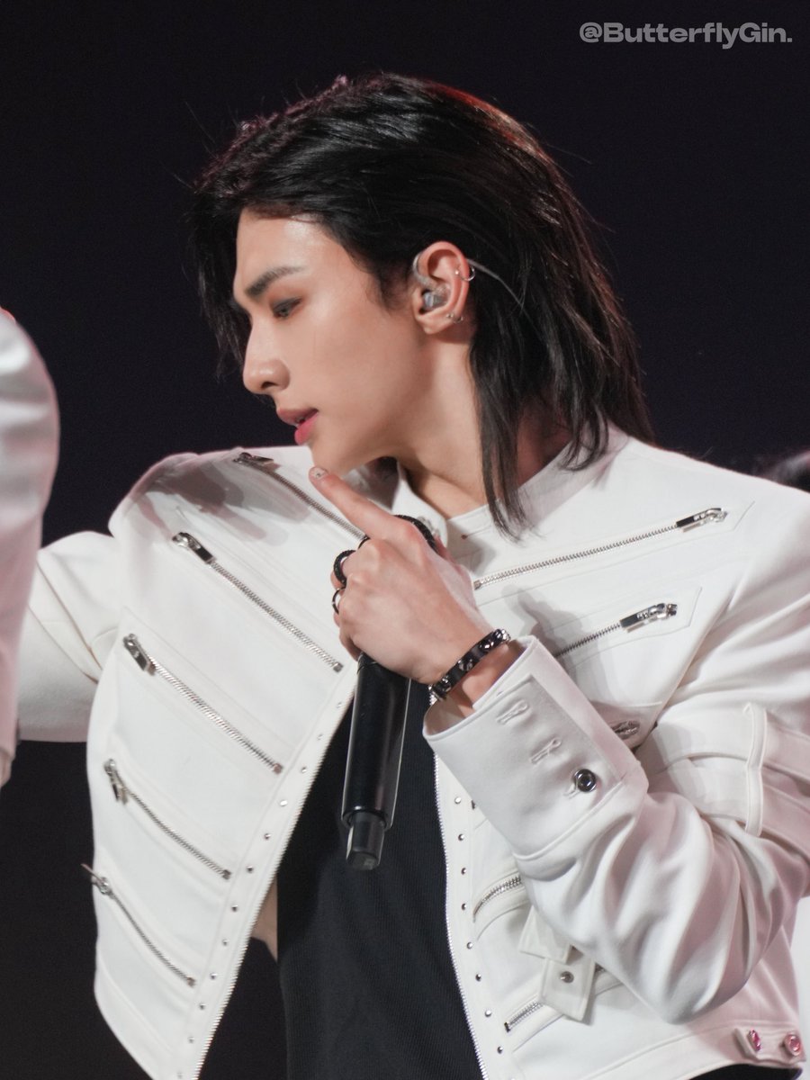 ButterflyGin. tweet media