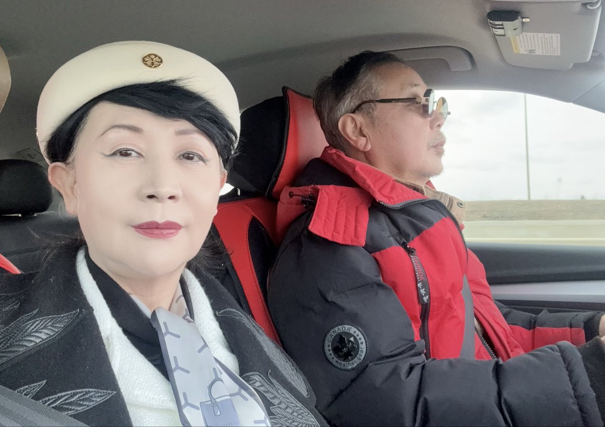 去看神韵🙏🌹 计划乘地铁去，一大段地铁今天居然停驶。先生一定要送我去。 川普总统和赖清德总统都给我发来了预定票🎫😂 陆续接到几十份这类的爆炸 ...