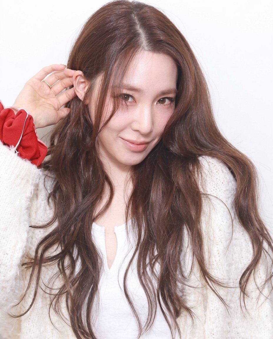 xotiffanysmiles's tweet photo. high-quality photos of tiffany young 🤍 https://t.co/gZBjl51D1y