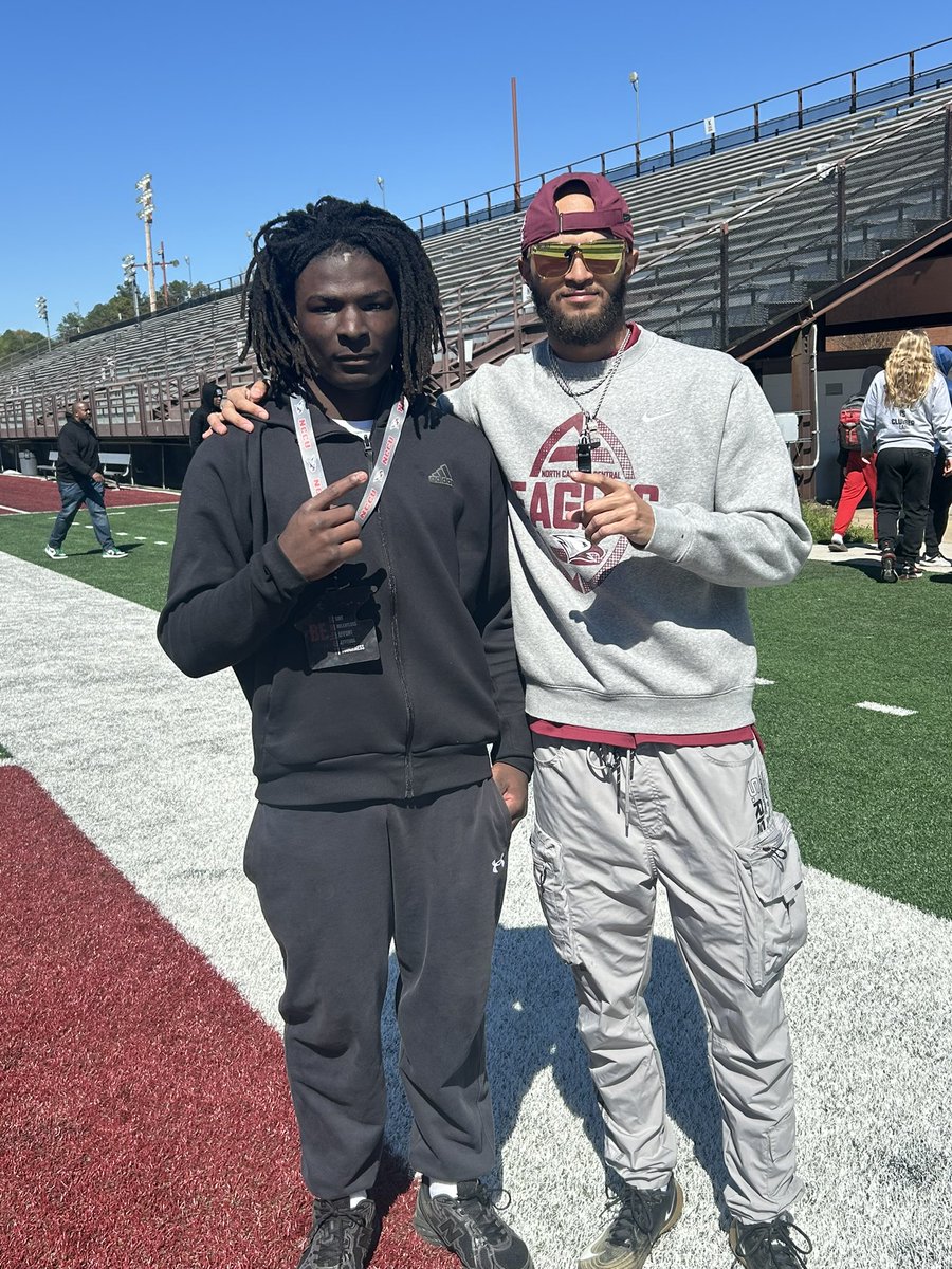 Seven “ 7 “ glover tweet media