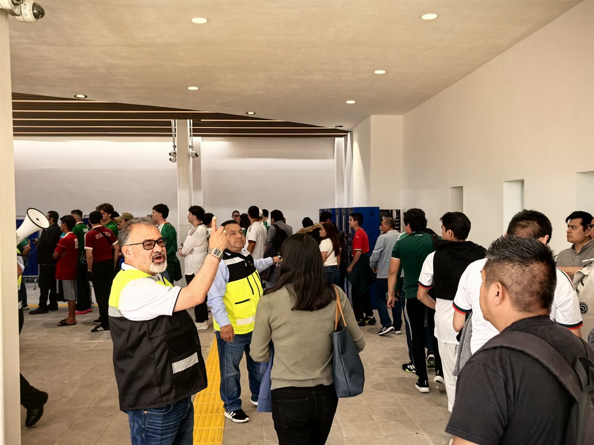 Martín López Delgado tweet media