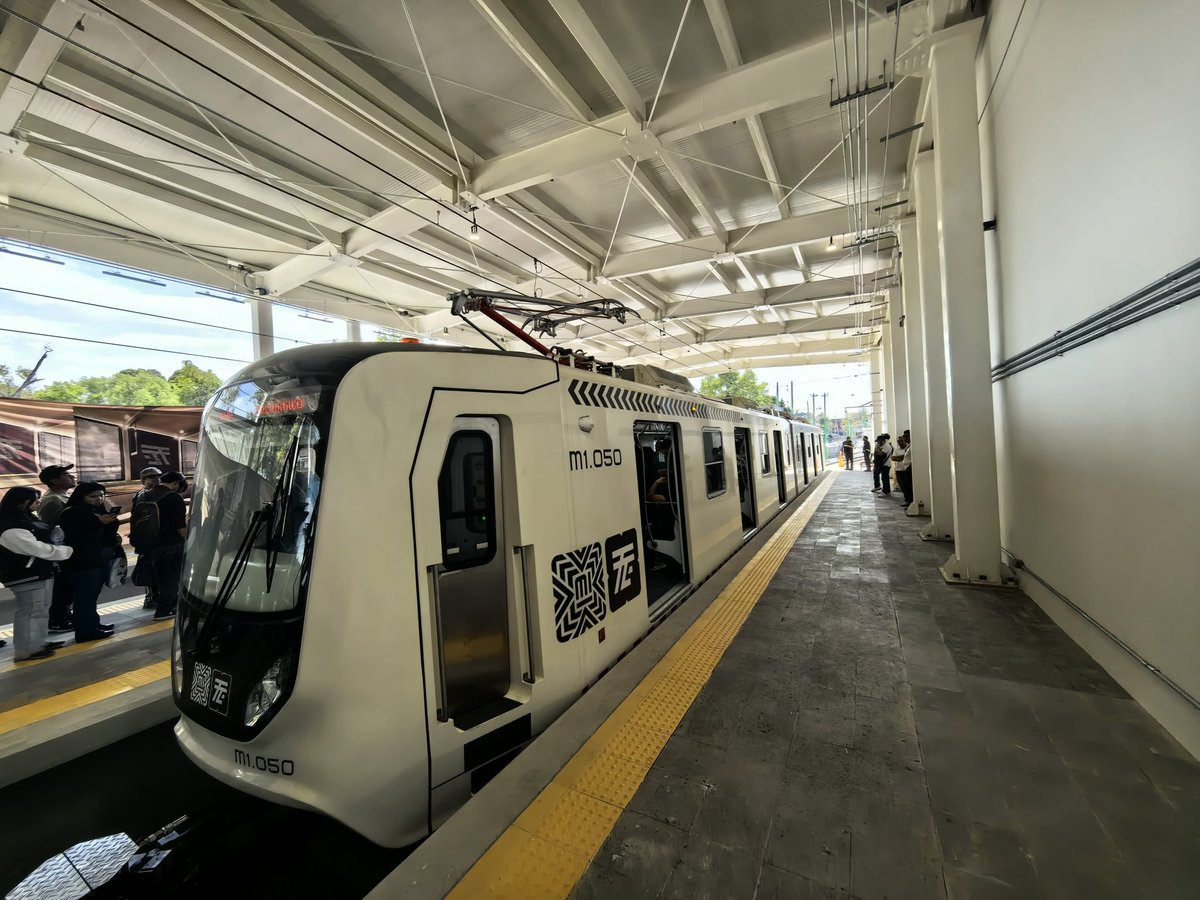 Martín López Delgado tweet media