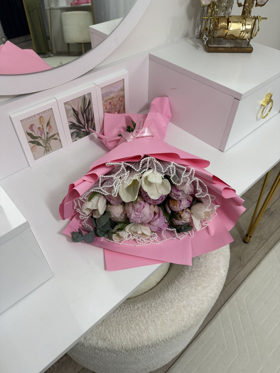 sükretme isteği uyandıran bi sevginin muhatabı olmak❤️🌎