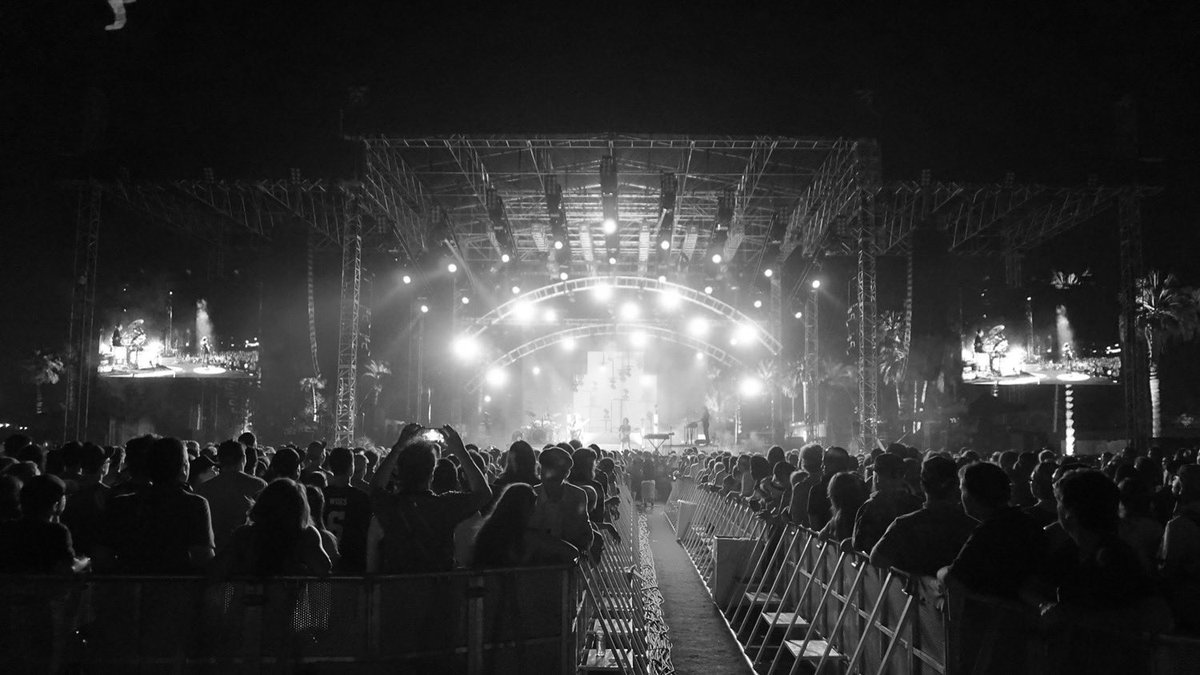 theprodacademy's tweet image. Doing outdoor festivals can be a nice change of pace from being inside.

Visit theproductionacademy.com to learn more. 

#outdoorfestivals #soundengineer #livesound #audio #theproductionacademy