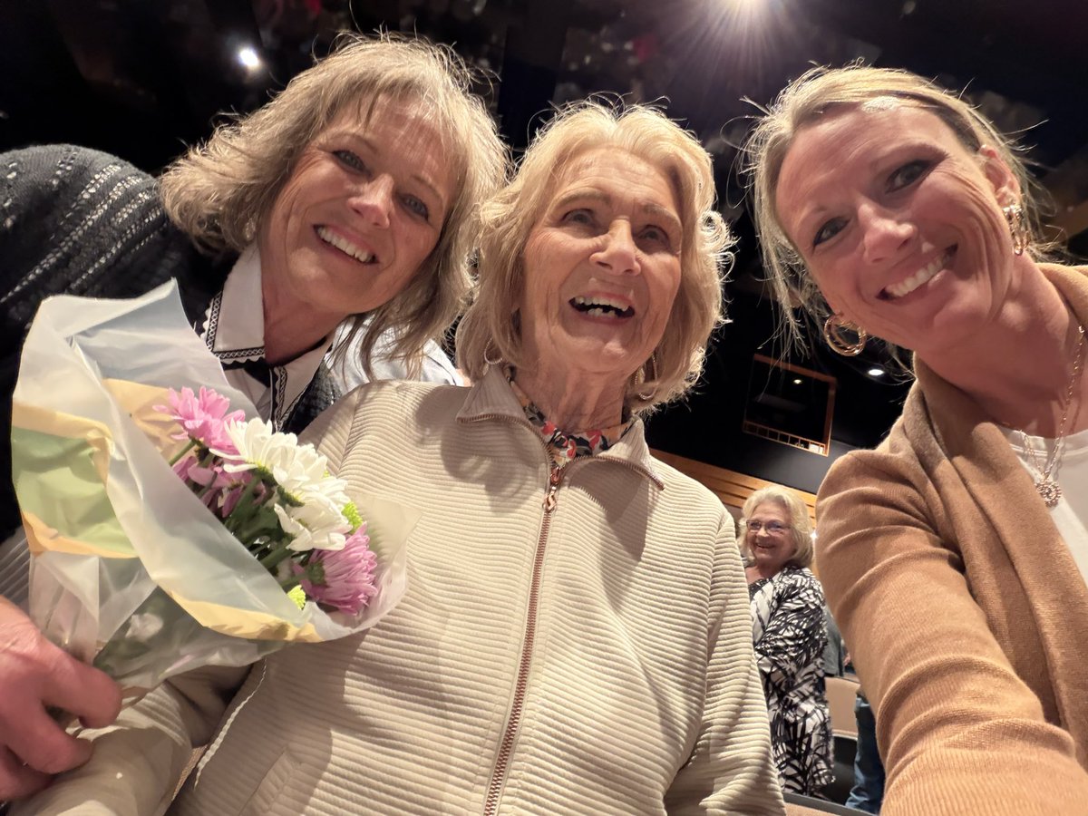 My moms caregiver tweet media