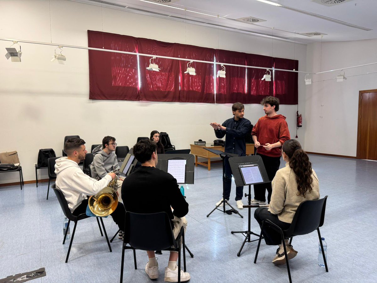 AIDOJoseCollado's tweet photo. Imágenes de hoy sábado en el encuentro presencial del mes de marzo con nuestros profesores Cristóbal Soler y Pascual Cabanes. https://t.co/E3Anwq5IXc