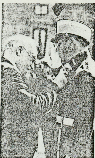 ¿Conoces la historia del Sargento de Beni-Hassan?
Diciembre de 1924, el camíon blindado nº 5 averiado, 10 hombres cercados por la harca, captura de un cañón, barro y el mismo presidente impone la Laureada. Toda una gesta del #Sargento García Marcos. 👇
amesete.es/wp-content/upl…