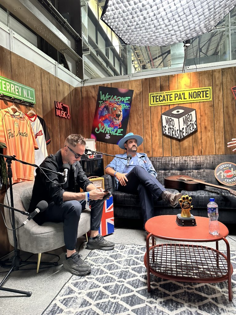 Miro de Atrás tweet media