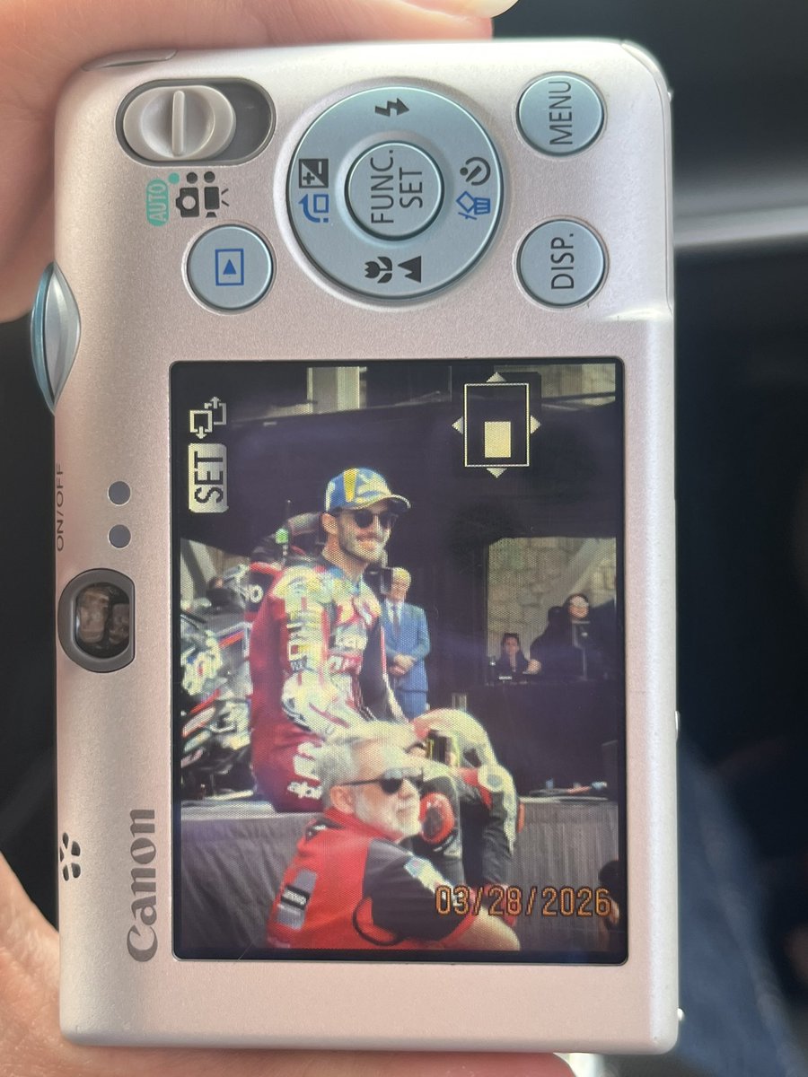 EFF ☆ 63 AKGAE tweet media